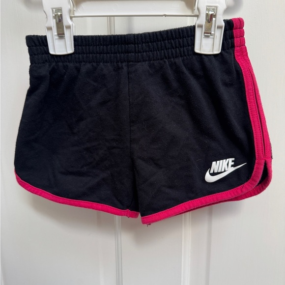 Nike 3T Girls Black Athletic Shorts with Pink Trim - Picture 1 of 5